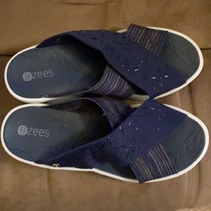 BZees Sandals 7.5 Wide